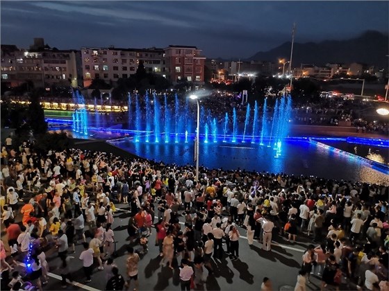 當水景碰上照明，美得一塌糊涂！02